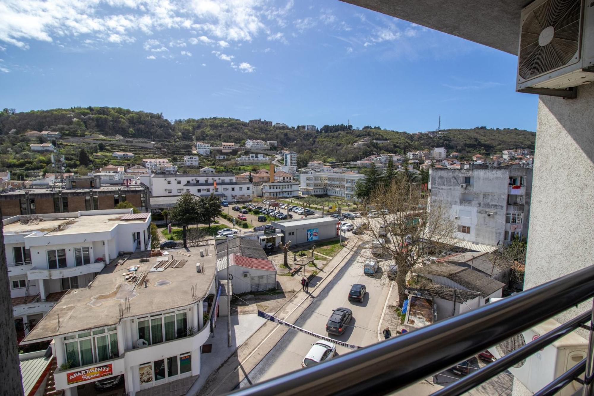 Apartments Ani Ulcinj Exterior photo